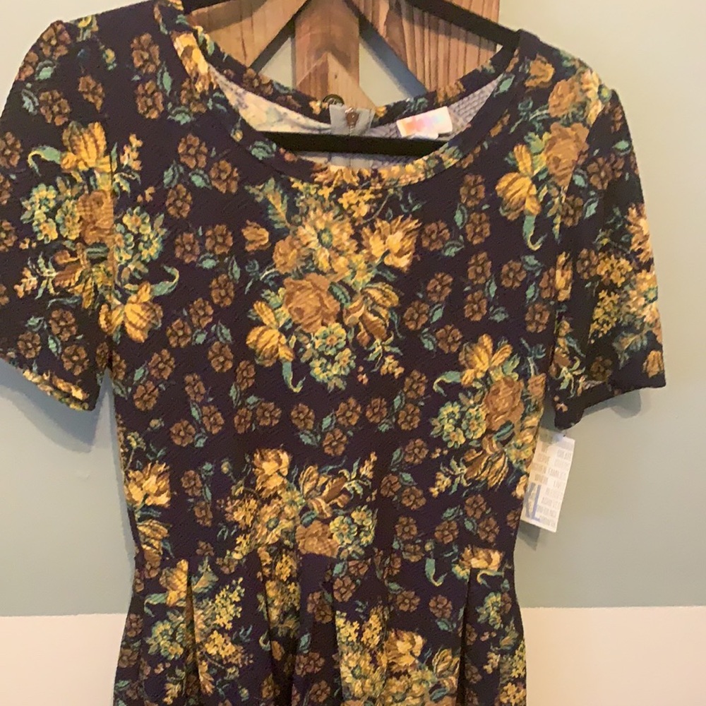 LULAROE XL AMELIA DRESS W/ Pockets